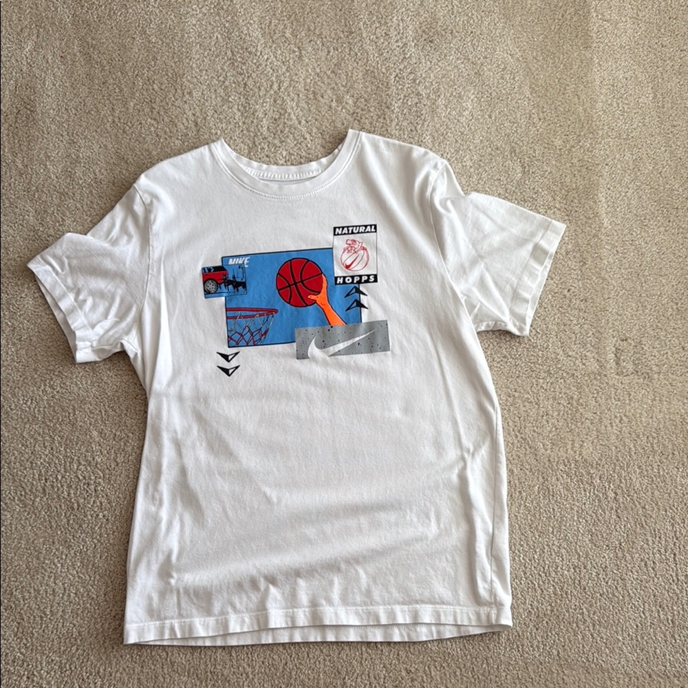 Nike White Short Sleeve Graphic Tee